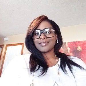 Meet your Posher, Lakisha